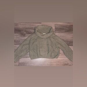 Moon & Madison Size Large Sage Green Chunky Knit Cropped Sweater EUC